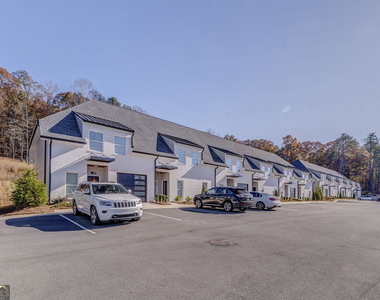 77 Chateau Drive - Photo Thumbnail 7