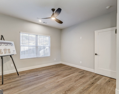 77 Chateau Drive - Photo Thumbnail 32