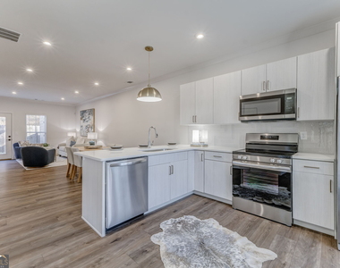 77 Chateau Drive - Photo Thumbnail 18