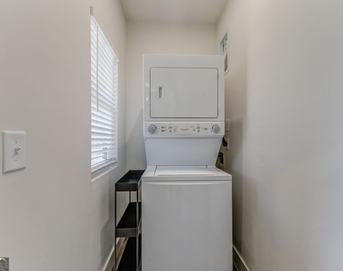 77 Chateau Drive - Photo Thumbnail 6