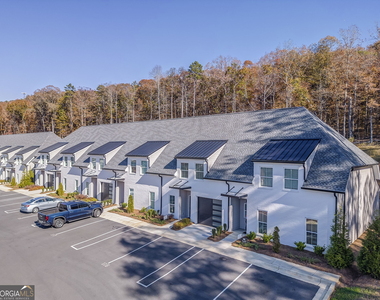 77 Chateau Drive - Photo Thumbnail 2