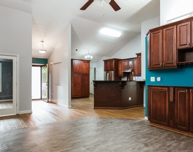 137 Bristol Woods Drive - Photo Thumbnail 17
