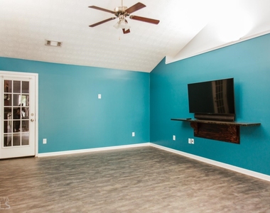 137 Bristol Woods Drive - Photo Thumbnail 15