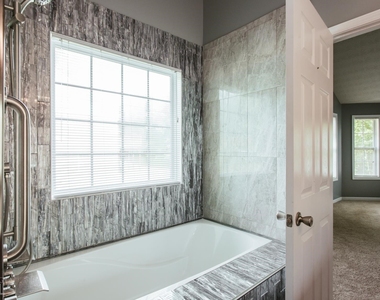 137 Bristol Woods Drive - Photo Thumbnail 8