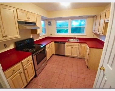 304 Lake Shore South - Photo Thumbnail 3