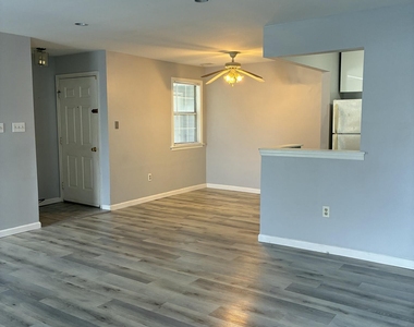 419 Hancock Place - Photo Thumbnail 3