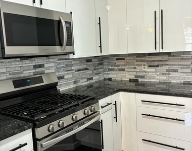 419 Hancock Place - Photo Thumbnail 7