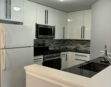 419 Hancock Place - Photo Thumbnail 6