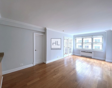 Park Avenue - Photo Thumbnail 2
