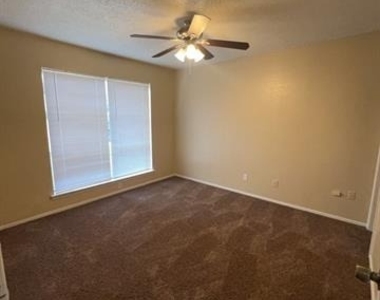 324 Rita Drive - Photo Thumbnail 5