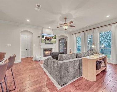 5048 Exposition Way - Photo Thumbnail 6