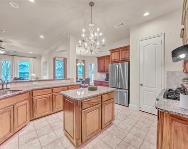 5048 Exposition Way - Photo Thumbnail 4