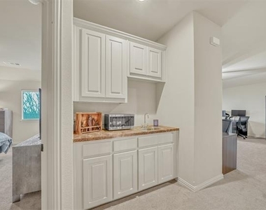 5048 Exposition Way - Photo Thumbnail 18