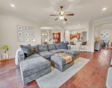 5048 Exposition Way - Photo Thumbnail 7