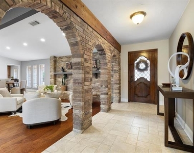 2016 Pembrooke Place - Photo Thumbnail 5