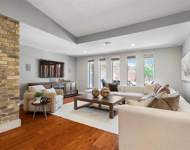 2016 Pembrooke Place - Photo Thumbnail 12