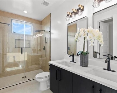 727 W 10th Street - Photo Thumbnail 29