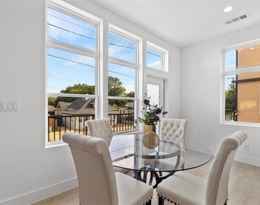 727 W 10th Street - Photo Thumbnail 15