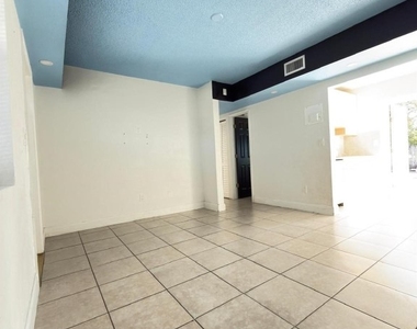 1832 Ne 49th Street - Photo Thumbnail 2