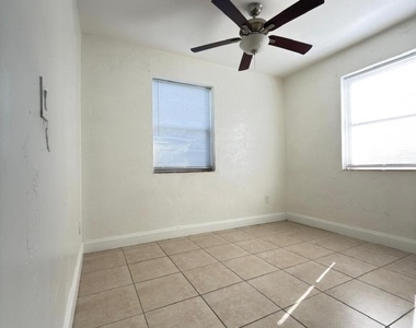 1832 Ne 49th Street - Photo Thumbnail 6