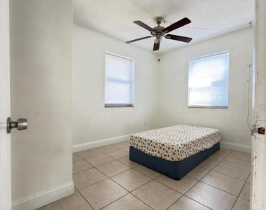 1832 Ne 49th Street - Photo Thumbnail 7
