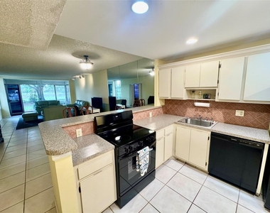 804 Cypress Boulevard - Photo Thumbnail 5