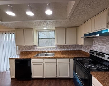 2509 Stanford Street - Photo Thumbnail 7
