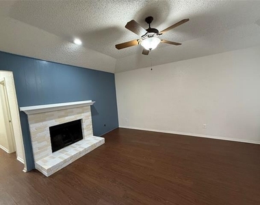 2509 Stanford Street - Photo Thumbnail 2