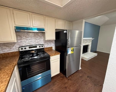 2509 Stanford Street - Photo Thumbnail 8
