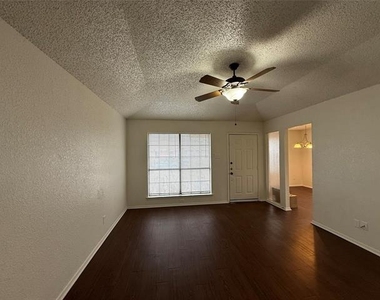 2509 Stanford Street - Photo Thumbnail 3