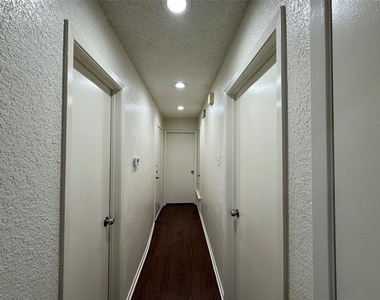 2509 Stanford Street - Photo Thumbnail 15