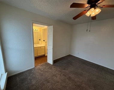 2509 Stanford Street - Photo Thumbnail 24