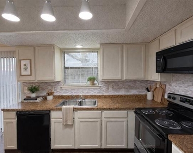 2509 Stanford Street - Photo Thumbnail 11