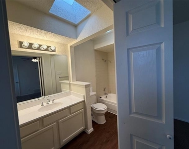 2509 Stanford Street - Photo Thumbnail 25