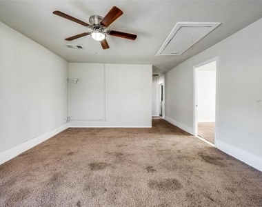 701 Lakey Street - Photo Thumbnail 7
