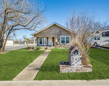 701 Lakey Street - Photo Thumbnail 1