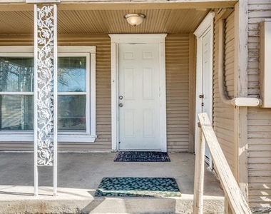 701 Lakey Street - Photo Thumbnail 4