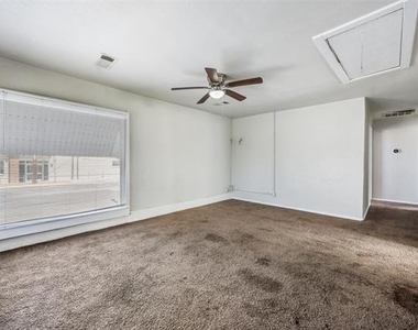 701 Lakey Street - Photo Thumbnail 6