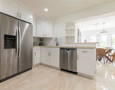 1162 Hayes Street - Photo Thumbnail 23