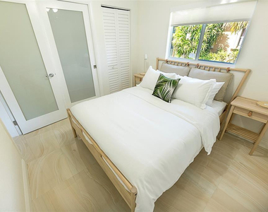 1162 Hayes Street - Photo Thumbnail 8