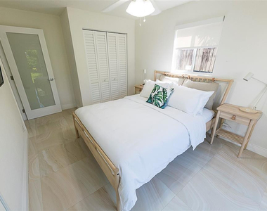 1162 Hayes Street - Photo Thumbnail 4