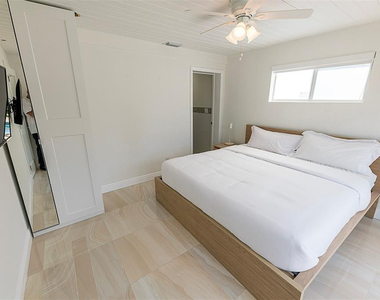1162 Hayes Street - Photo Thumbnail 16
