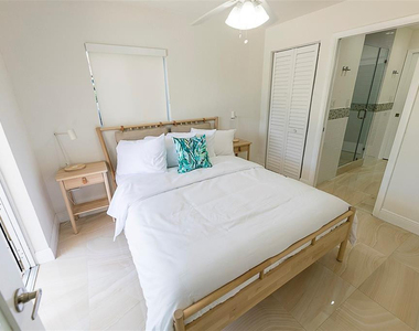 1162 Hayes Street - Photo Thumbnail 9