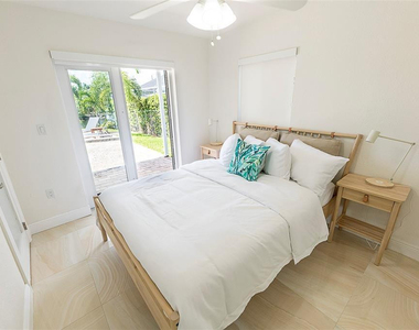 1162 Hayes Street - Photo Thumbnail 10