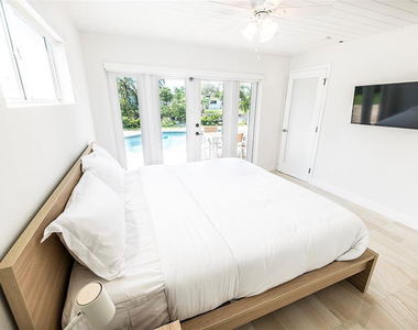 1162 Hayes Street - Photo Thumbnail 19
