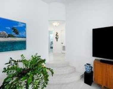 226 Corsair Avenue - Photo Thumbnail 12