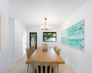226 Corsair Avenue - Photo Thumbnail 9