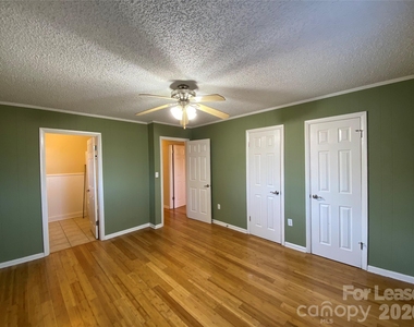 203 Ratchford Farm Road - Photo Thumbnail 15