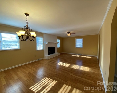 203 Ratchford Farm Road - Photo Thumbnail 3