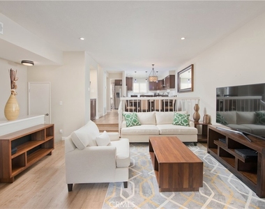 21820 Marylee Street - Photo Thumbnail 5
